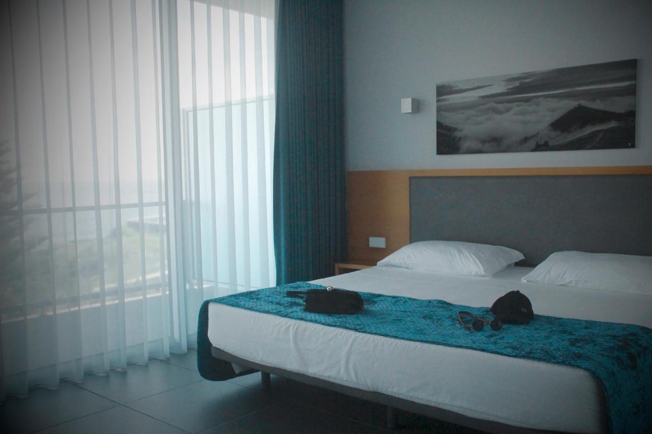 Whalesbay Hotel Apartamentos Capelas Extérieur photo