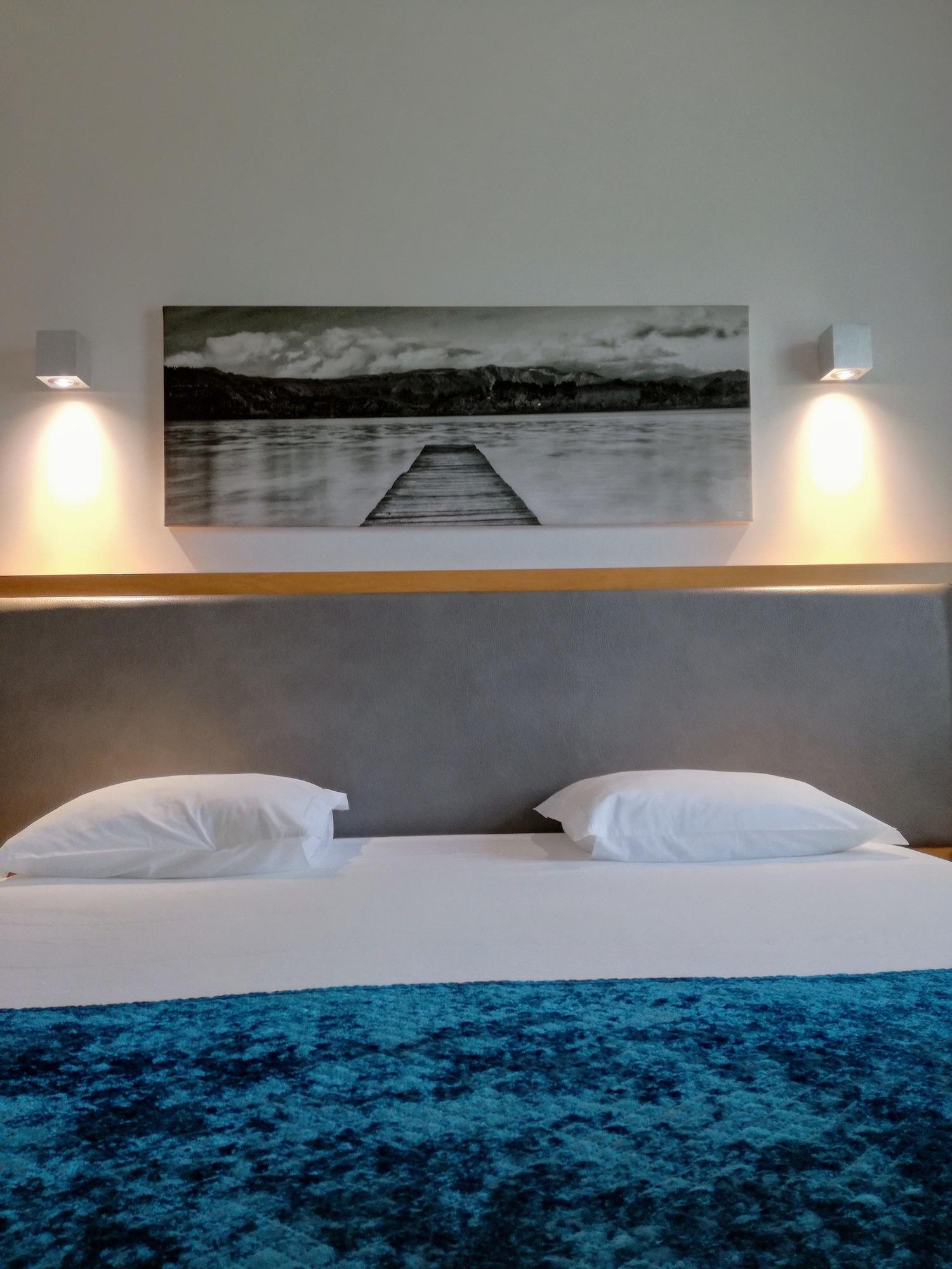 Whalesbay Hotel Apartamentos Capelas Extérieur photo