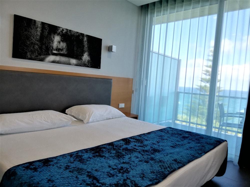 Whalesbay Hotel Apartamentos Capelas Extérieur photo