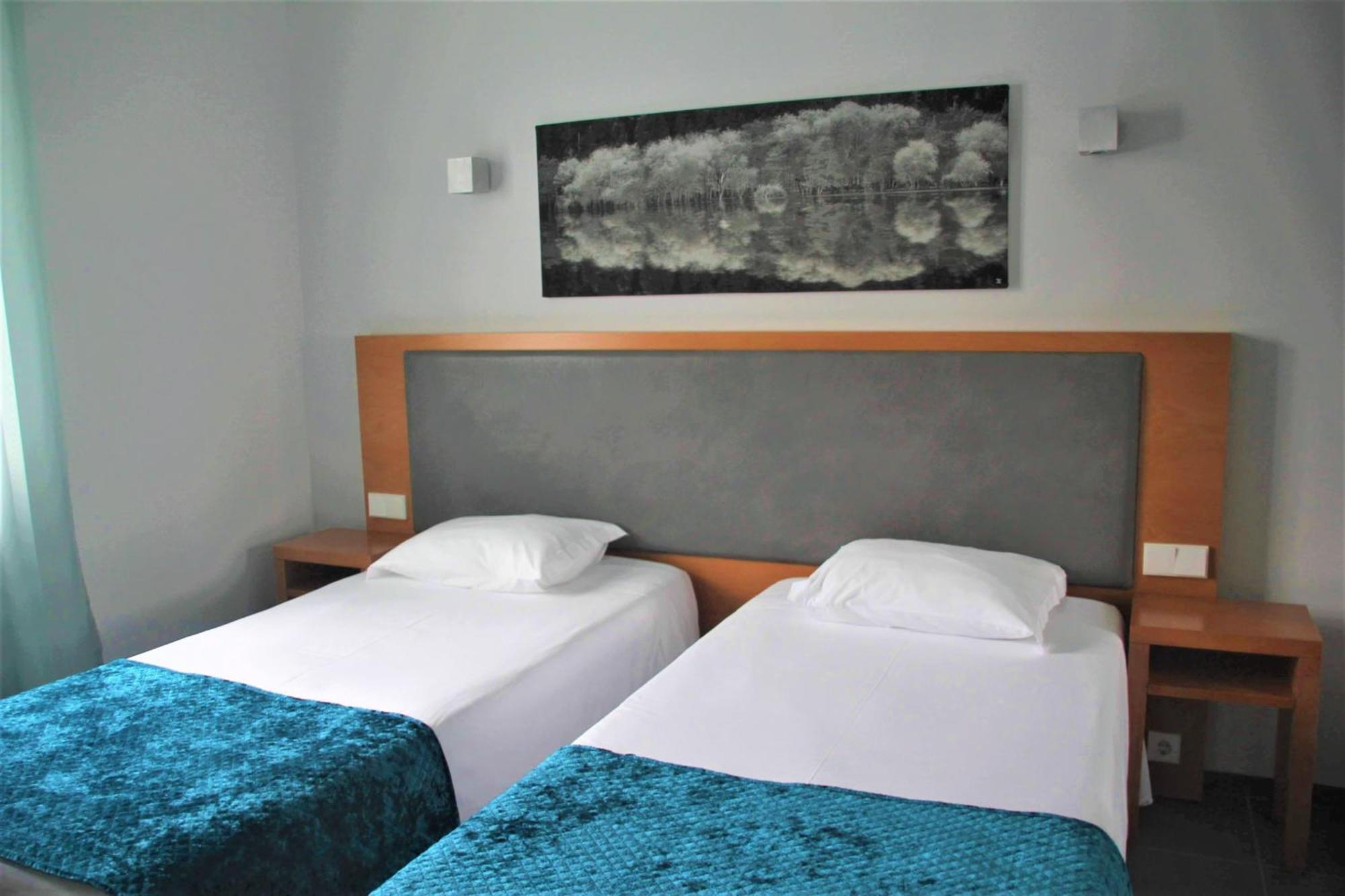 Whalesbay Hotel Apartamentos Capelas Extérieur photo
